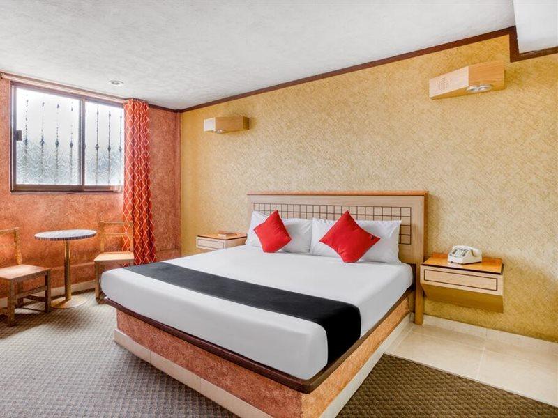 Capital O Hotel Valencia Пуэбла Экстерьер фото
