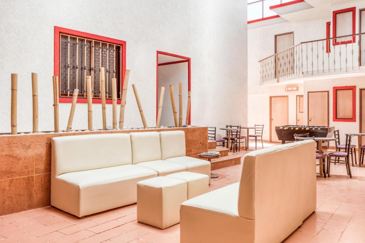 Capital O Hotel Valencia Пуэбла Экстерьер фото